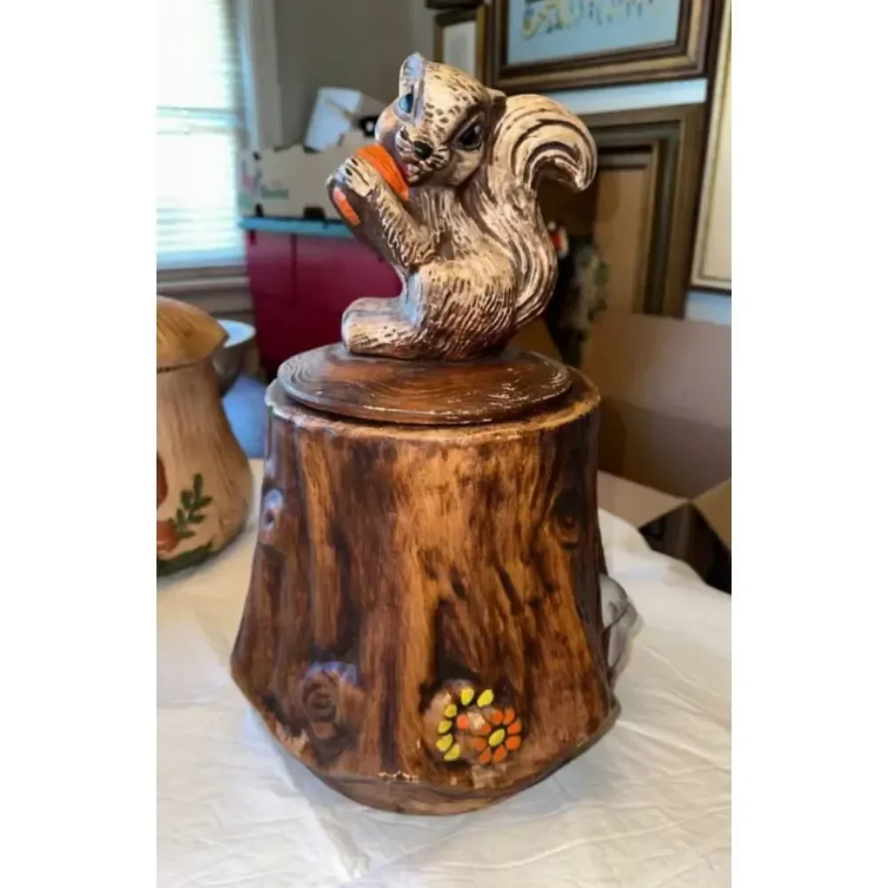 Vintage California Originals Ceramic Squirrel on a Tree Stump Cookie Jar